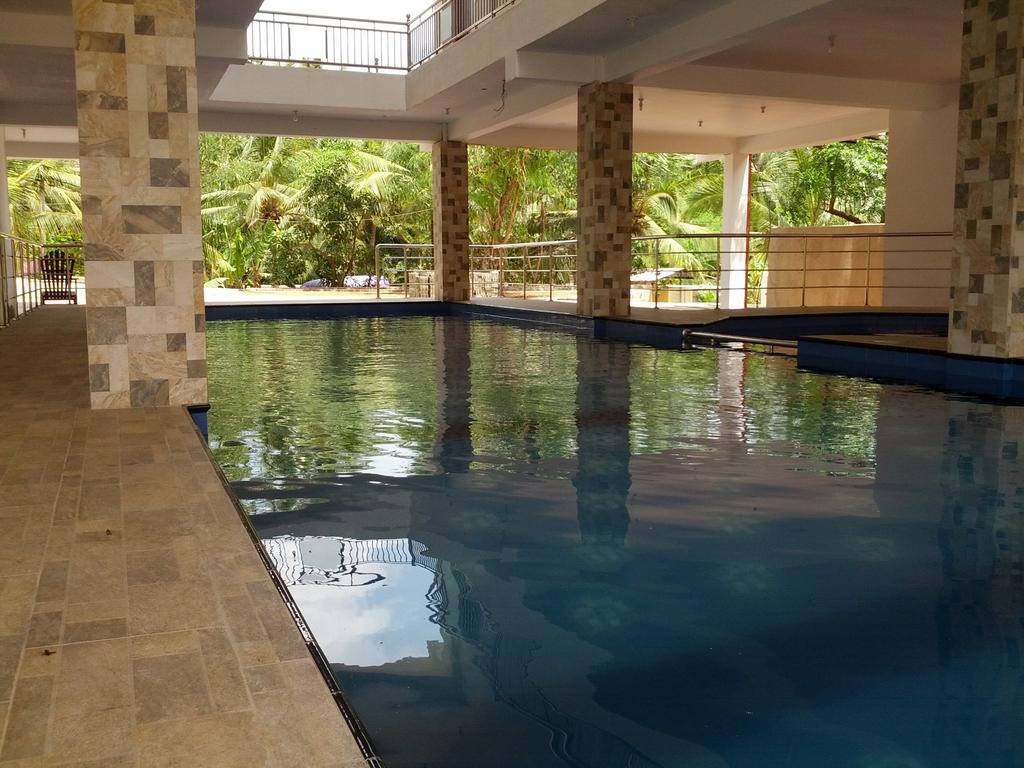 Happy Leoni Hotel Anuradhapura Bagian luar foto